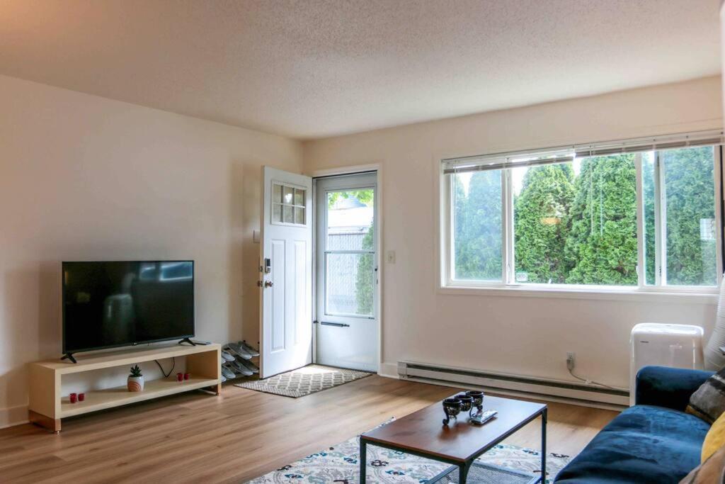 Amazing Entire House + Parking Apartment Portland Luaran gambar
