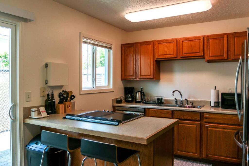 Amazing Entire House + Parking Apartment Portland Luaran gambar